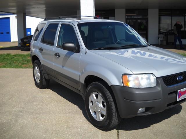 Ford Escape 2004 photo 2