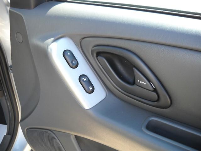 Ford Escape 2004 photo 4