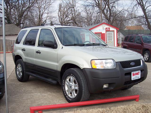 Ford Escape 2004 photo 1