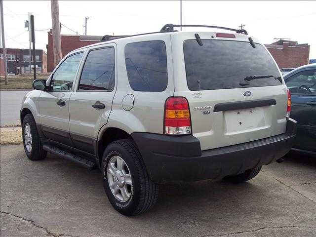 Ford Escape 2004 photo 2