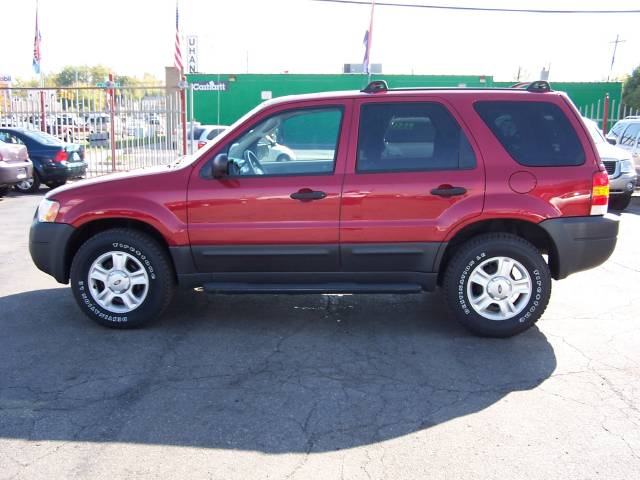 Ford Escape 2004 photo 2