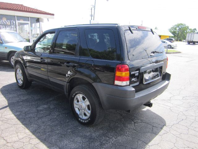 Ford Escape 2004 photo 1