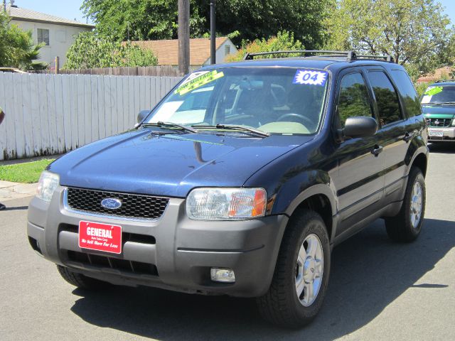 Ford Escape 2004 photo 2