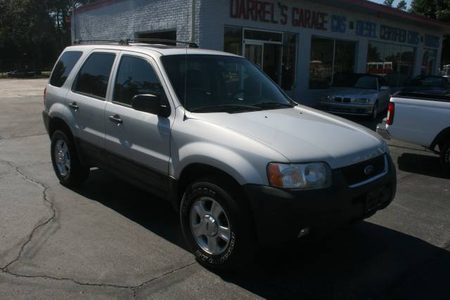 Ford Escape 2004 photo 2