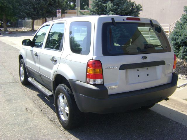 Ford Escape 2004 photo 1