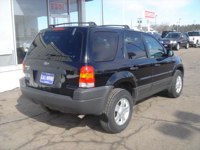 Ford Escape 2004 photo 2