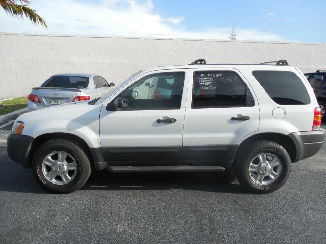 Ford Escape 2004 photo 2