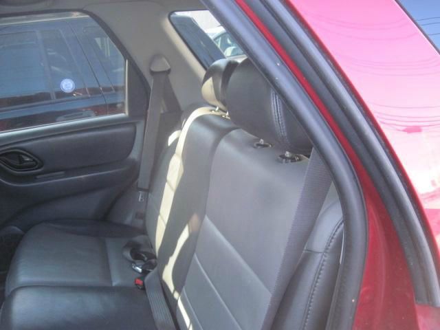 Ford Escape 2004 photo 1