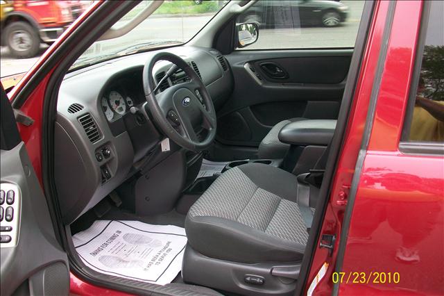 Ford Escape ESi Sport Utility