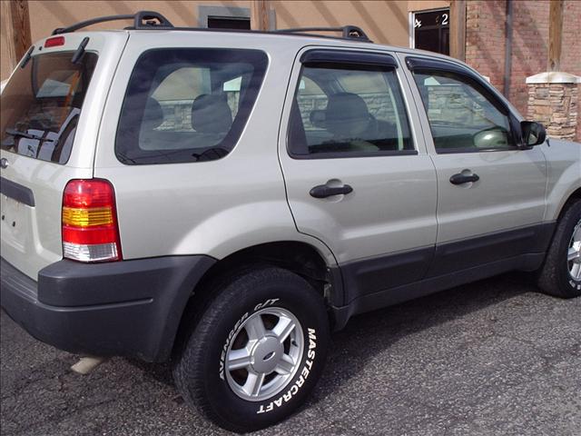 Ford Escape 2004 photo 3