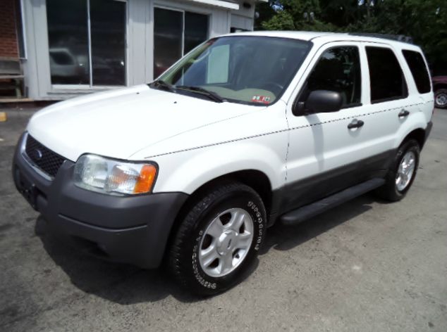 Ford Escape 2004 photo 2