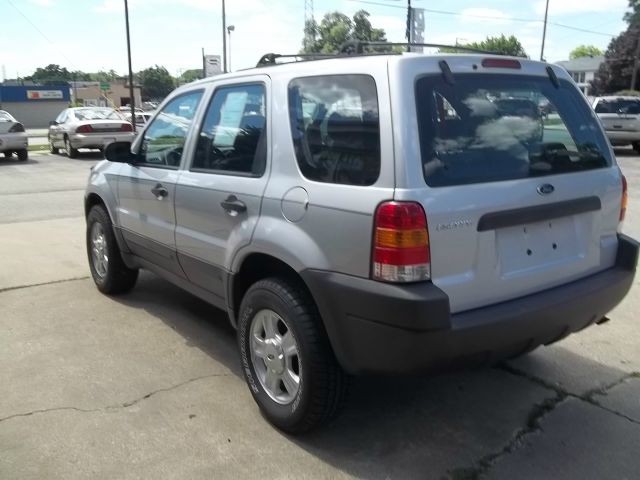 Ford Escape 2004 photo 3