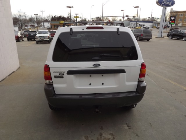 Ford Escape 2004 photo 3