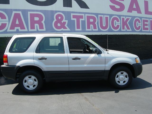 Ford Escape 2004 photo 1