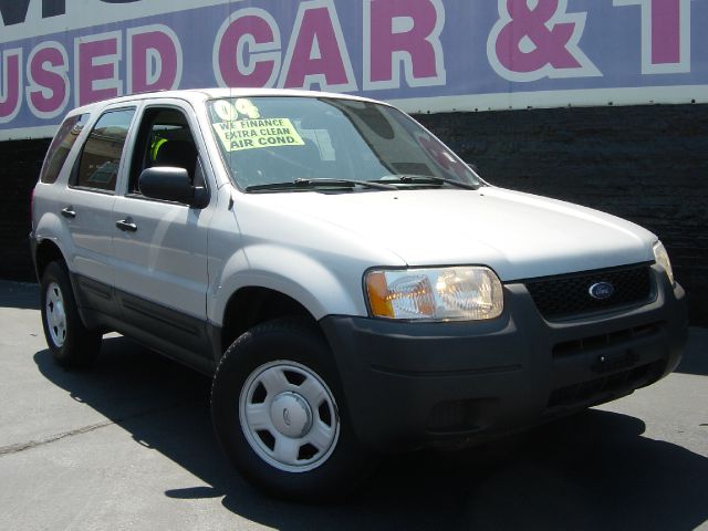 Ford Escape 2004 photo 2