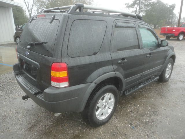 Ford Escape 2004 photo 2