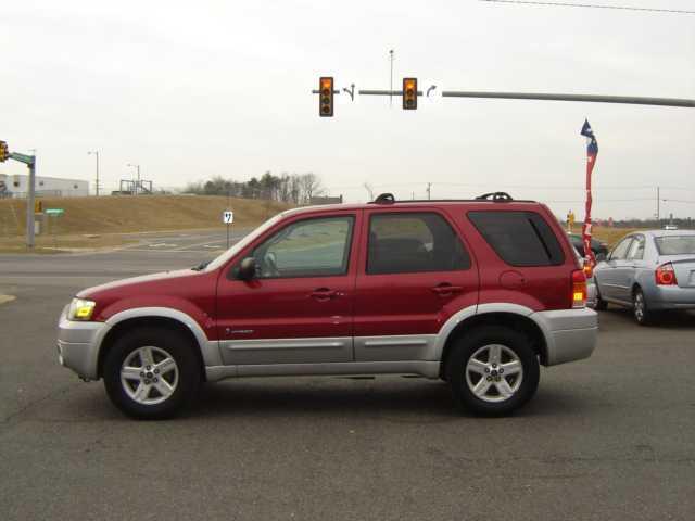 Ford Escape 2005 photo 2