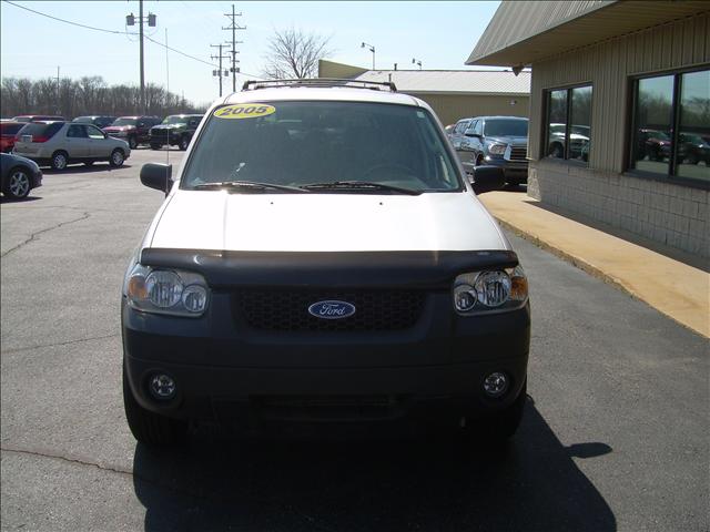 Ford Escape 2005 photo 1