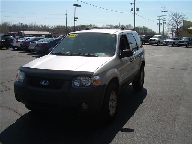 Ford Escape 2005 photo 2