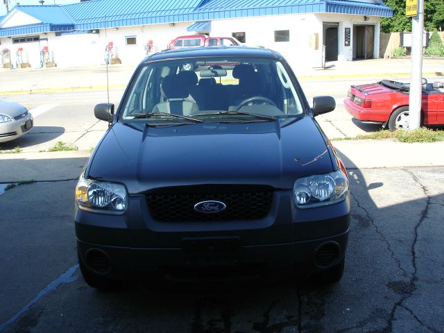 Ford Escape 2005 photo 2