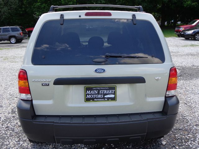 Ford Escape 2005 photo 1