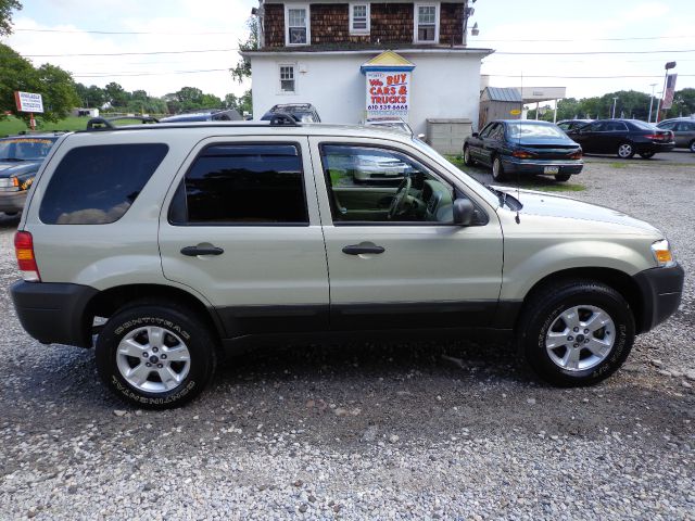 Ford Escape 2005 photo 2