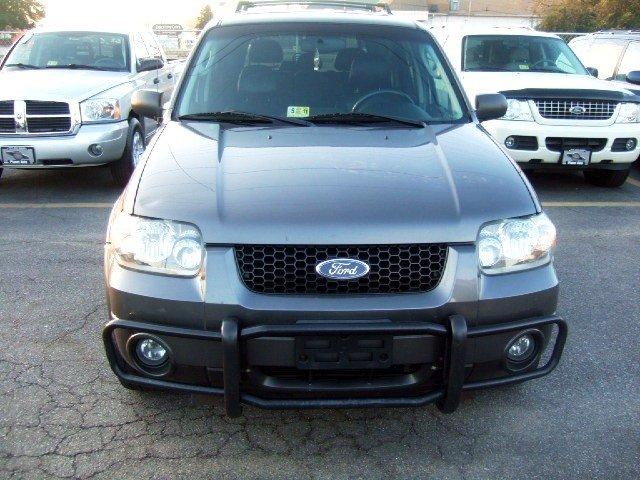 Ford Escape 2005 photo 1