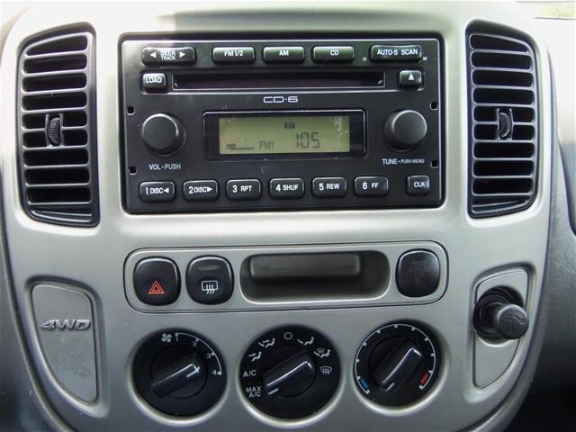 Ford Escape 2005 photo 16