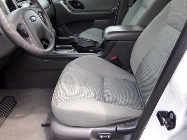 Ford Escape 2005 photo 3