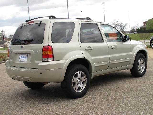 Ford Escape 2005 photo 2