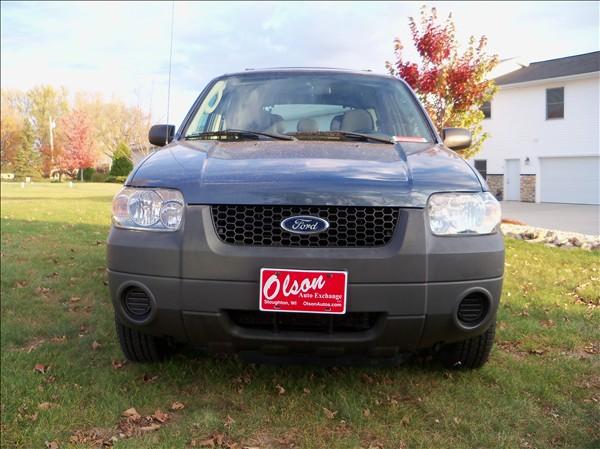 Ford Escape 2005 photo 1