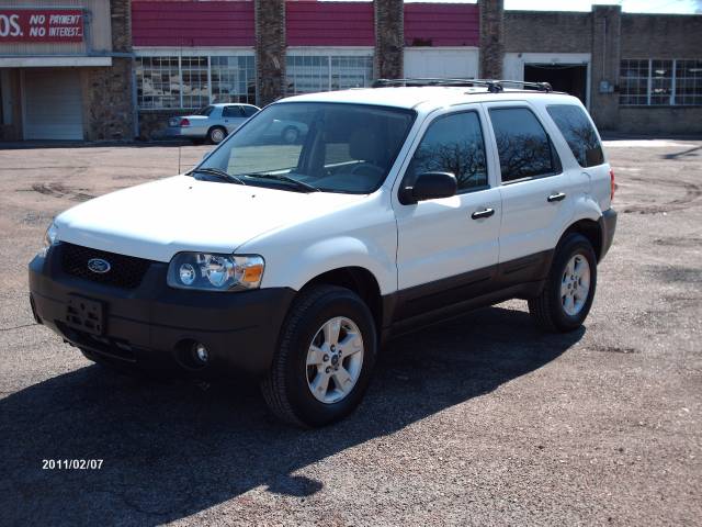 Ford Escape 2005 photo 1