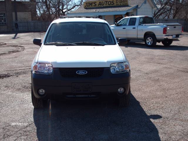 Ford Escape 2005 photo 2