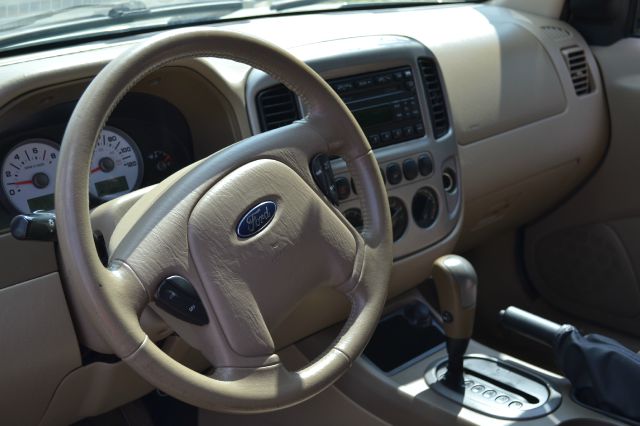 Ford Escape 2005 photo 4