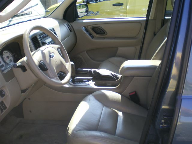 Ford Escape 2005 photo 1