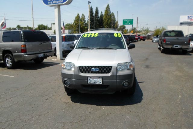 Ford Escape 2005 photo 1