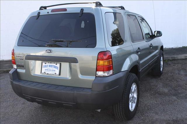 Ford Escape 2005 photo 2