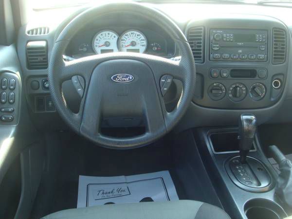 Ford Escape 2005 photo 3