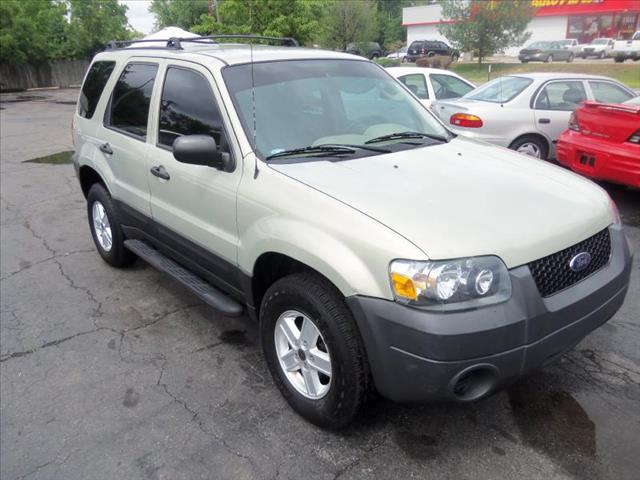 Ford Escape 2005 photo 1