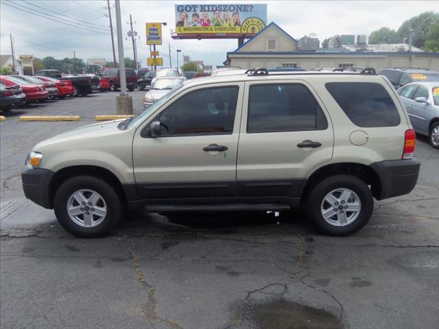 Ford Escape 2005 photo 2