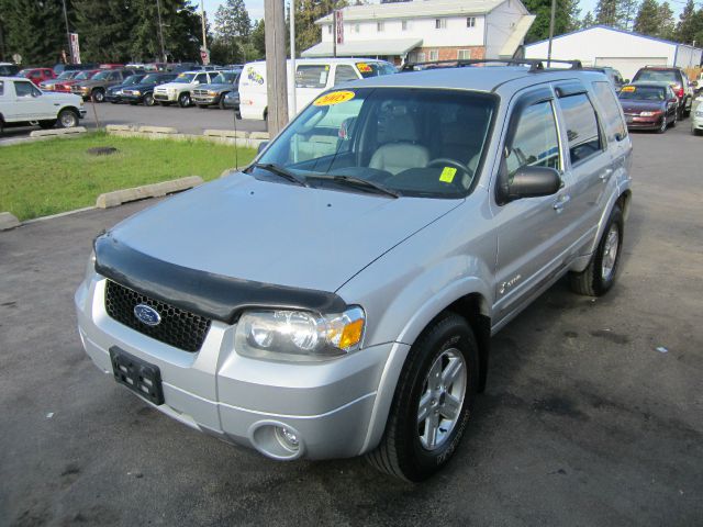 Ford Escape Ram 3500 Diesel 2-WD SUV