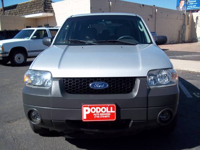 Ford Escape 2005 photo 1