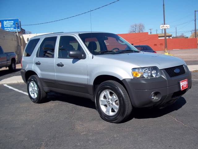 Ford Escape 2005 photo 2