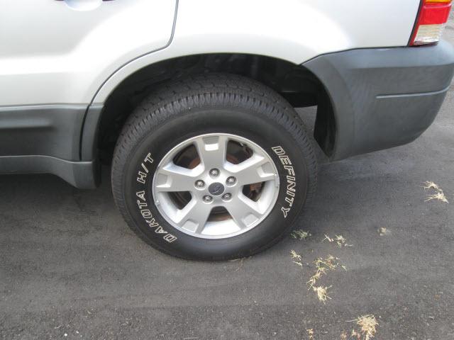 Ford Escape 2005 photo 1