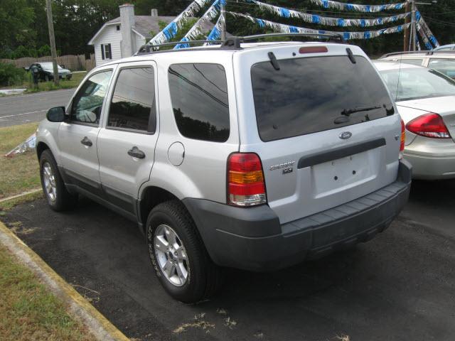 Ford Escape 2005 photo 2