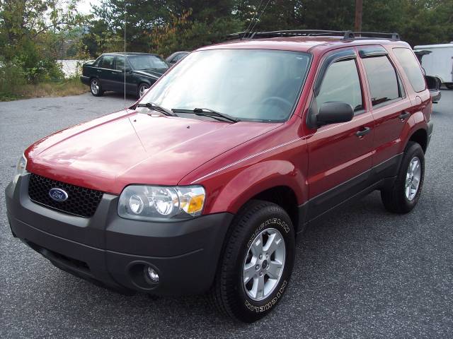 Ford Escape 2005 photo 2