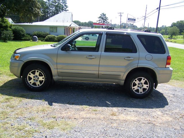 Ford Escape 2005 photo 1