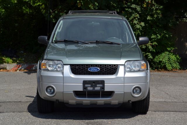 Ford Escape 2005 photo 1