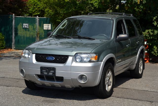 Ford Escape 2005 photo 2