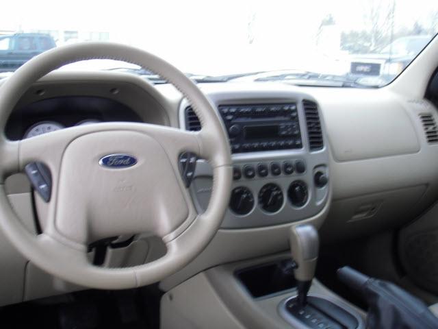 Ford Escape 2005 photo 3